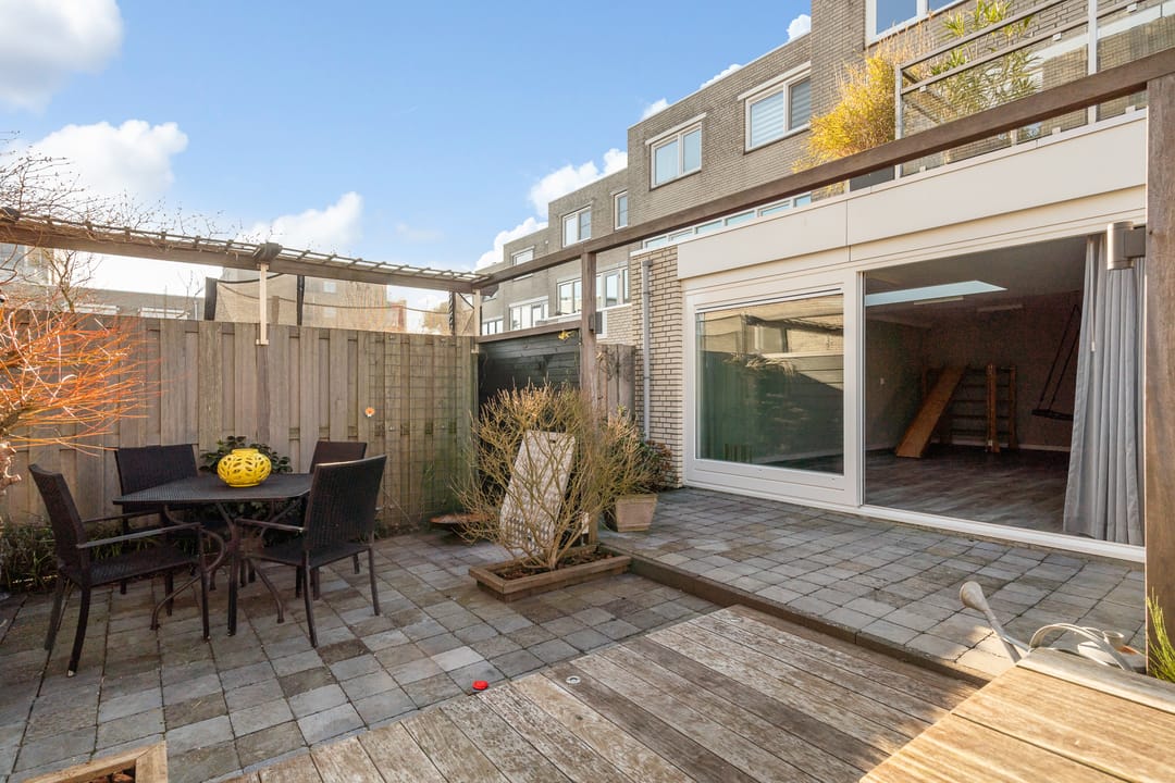 Photo 32 of Jan van Henegouwenstraat 52