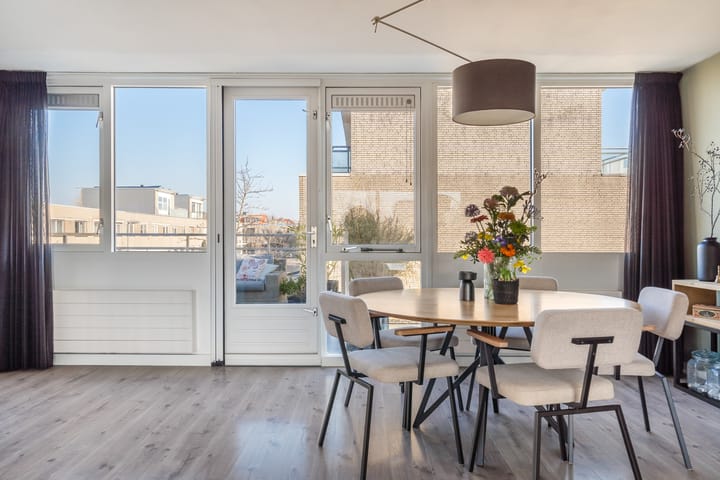 Foto 48 van Jan van Henegouwenstraat 52