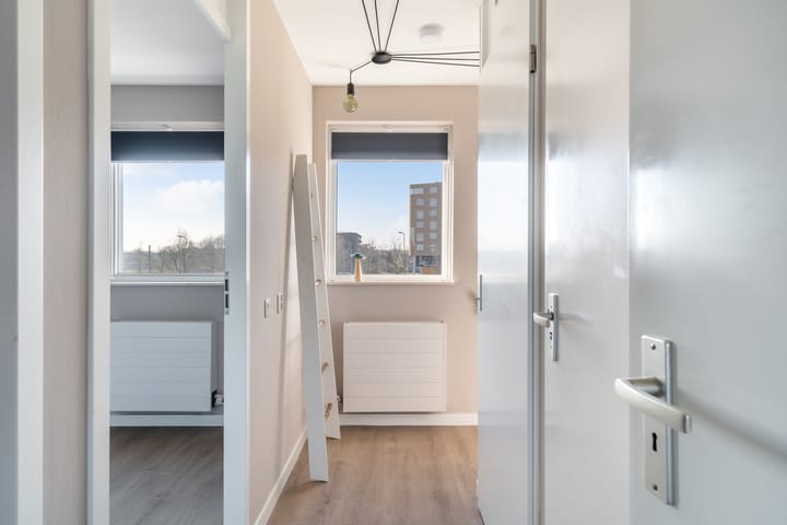 Foto 63 van Jan van Henegouwenstraat 52