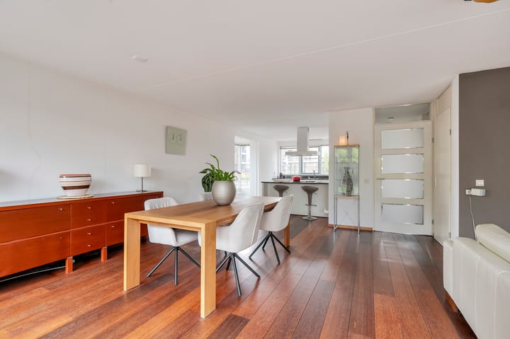 Foto 12 van Regenboog 163