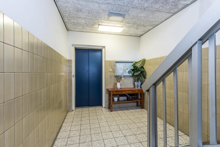 Photo 7 of Westvest 277