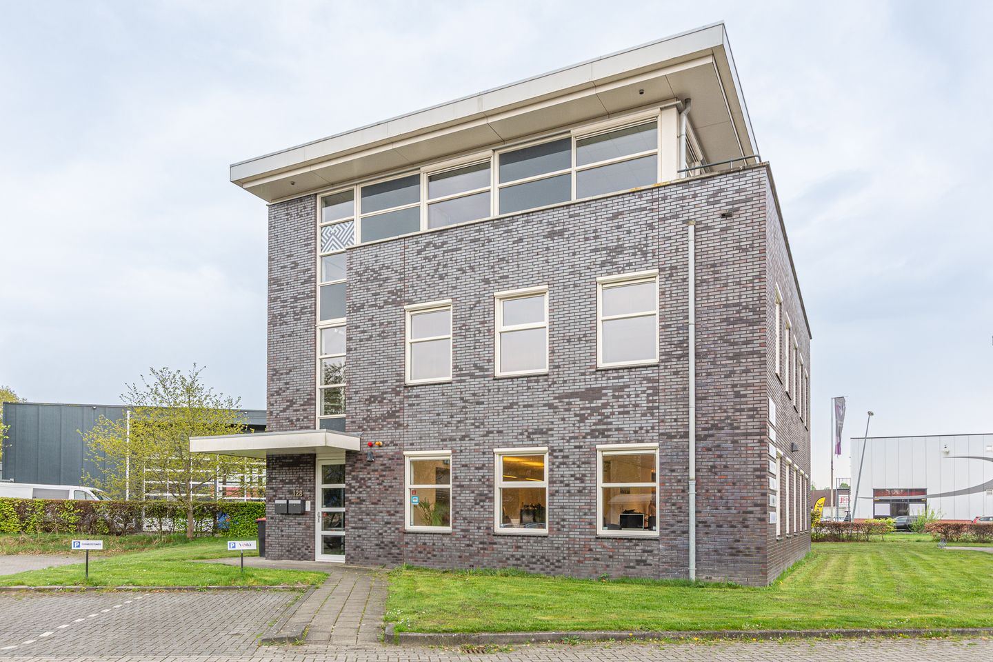 Bekijk foto 1 van Nijbracht 128