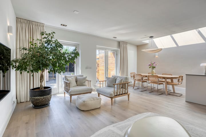 Foto 13 van Lochterstraat 25