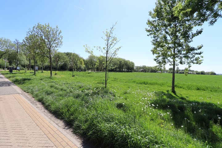 Foto 2 van Burgemeester van der Veenweg 6