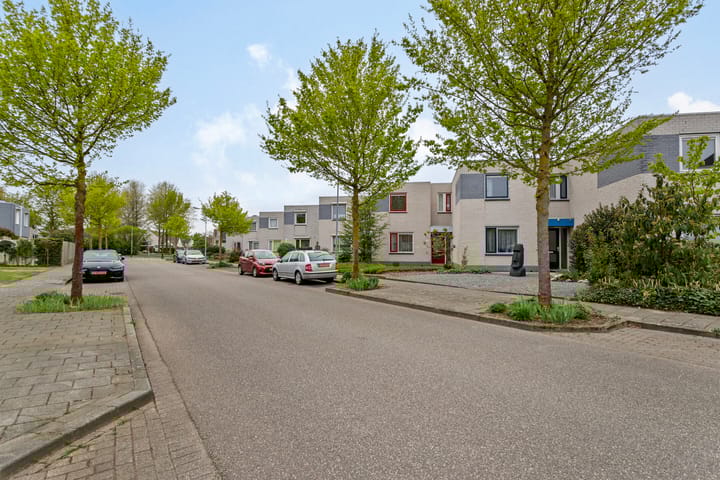 Photo 2 of Martinus Nijhofflaan 31