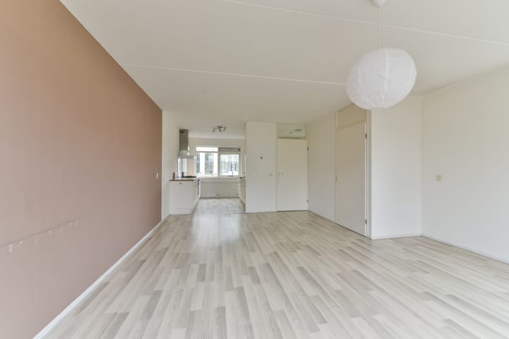 Foto 13 van Middellaan 10