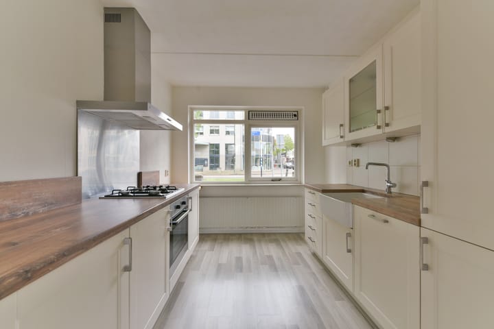 Foto 15 van Middellaan 10