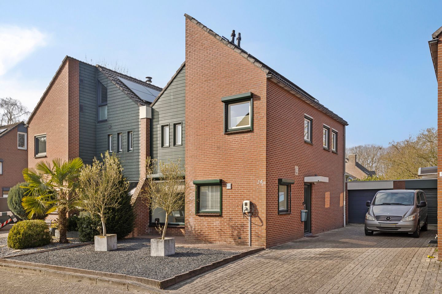 Photo 1 of Van Brederodestraat 14