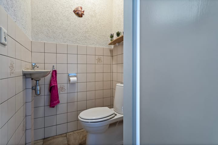 Photo 8 of Van Brederodestraat 14