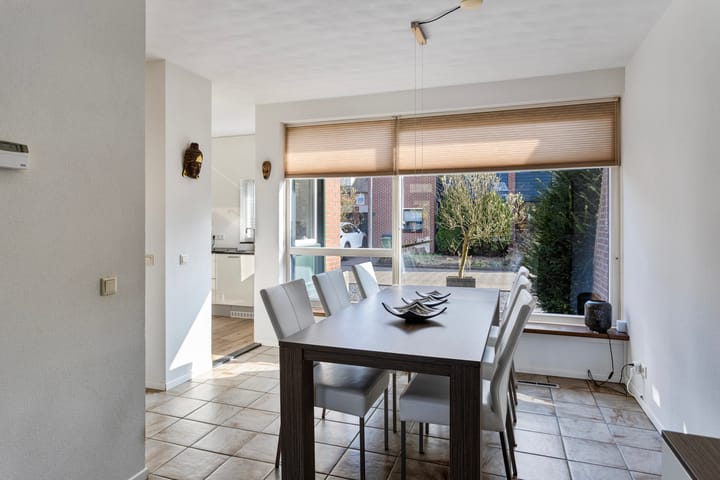 Photo 12 of Van Brederodestraat 14