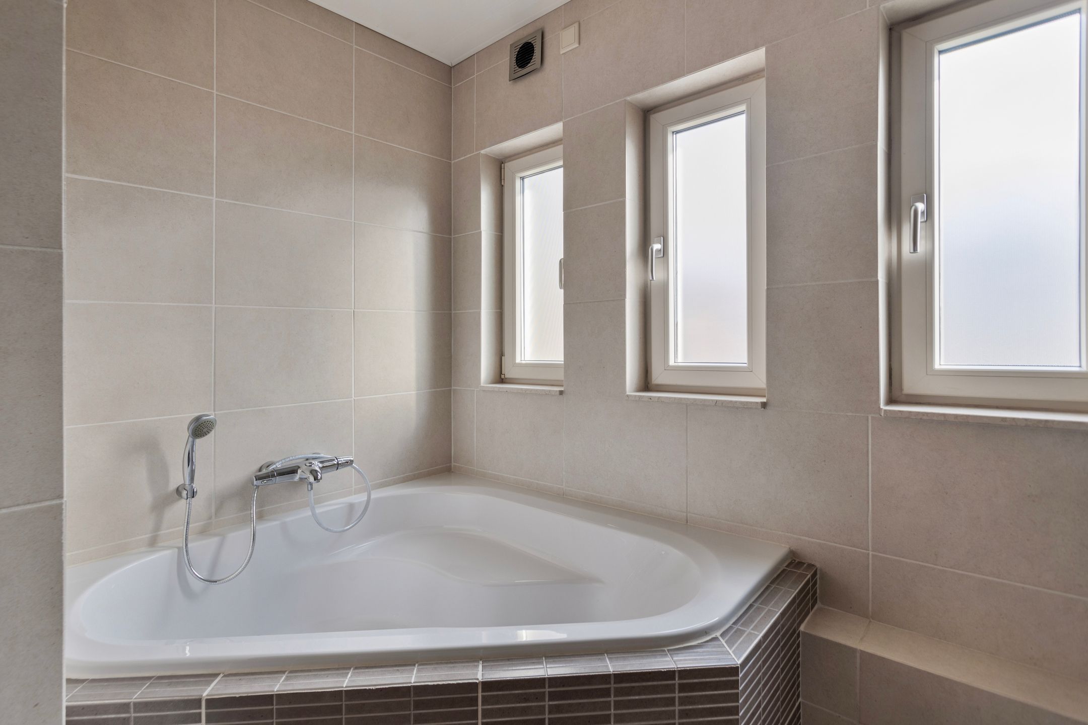 Foto 21 van Van Brederodestraat 14