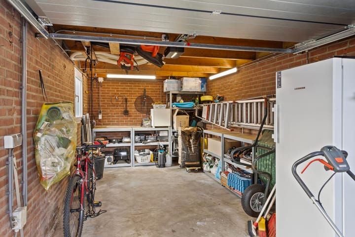 Photo 28 of Van Brederodestraat 14