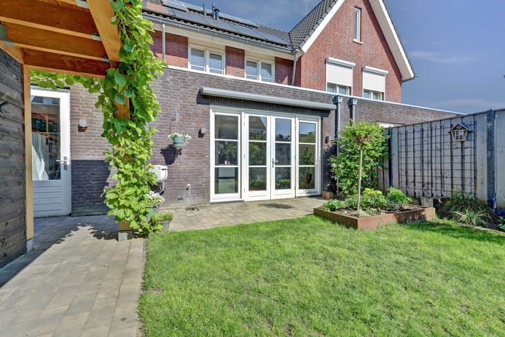 Foto 32 van Karinastraat 23