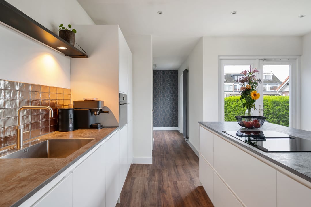 Foto 8 van Admiraal de Ruyterstraat 105