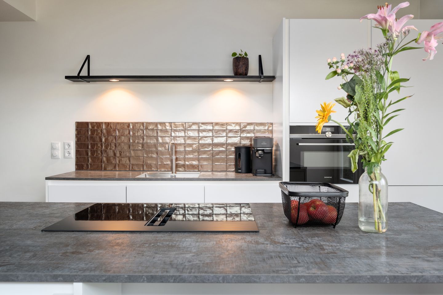 Foto 10 van Admiraal de Ruyterstraat 105