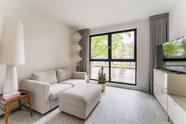 Foto 2 van Sluiseiland-Zuid 94