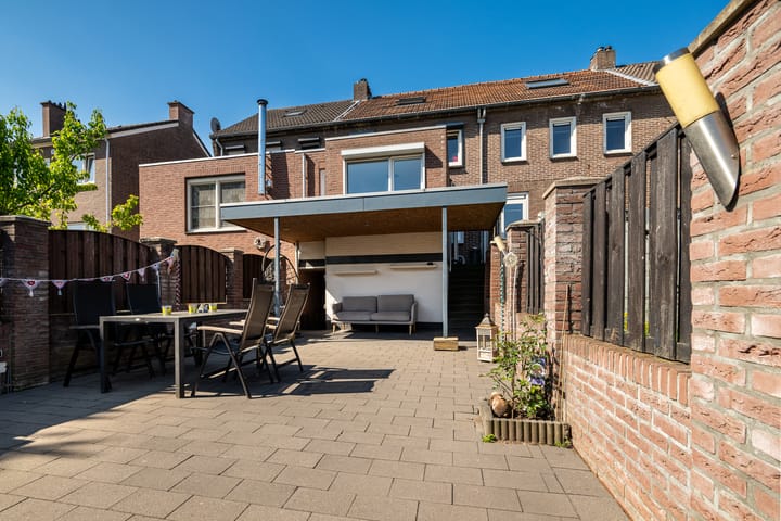 Foto 23 van Russelstraat 15