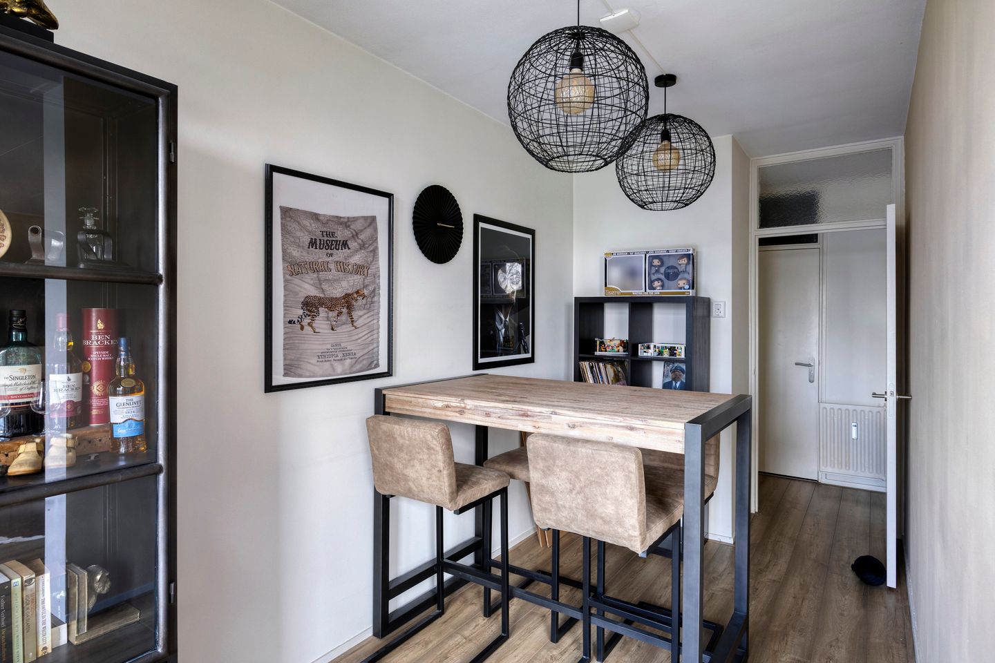 Photo 10 of Van der Helmstraat 438