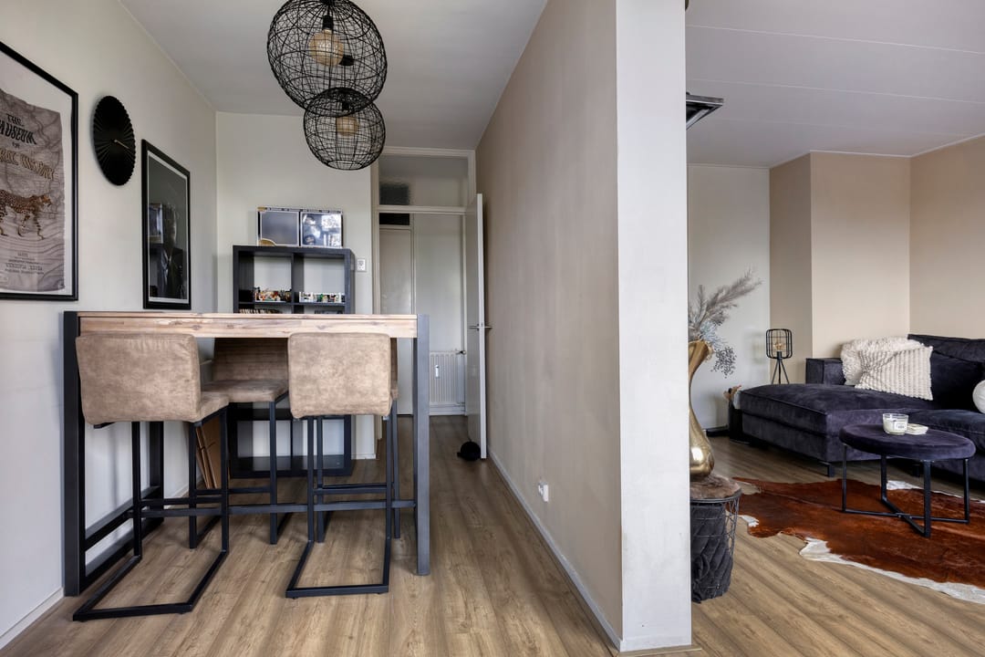 Photo 11 of Van der Helmstraat 438