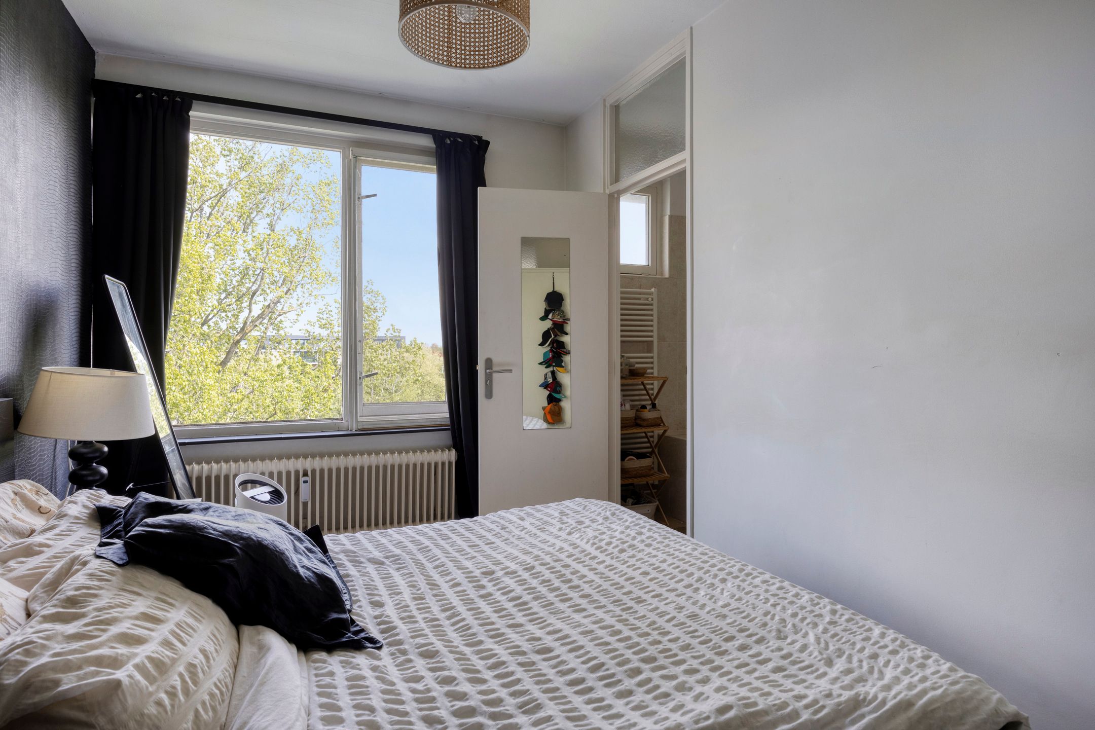 Photo 15 of Van der Helmstraat 438