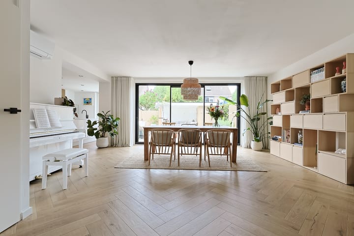 Foto 22 van Gesina van der Molenstraat 11