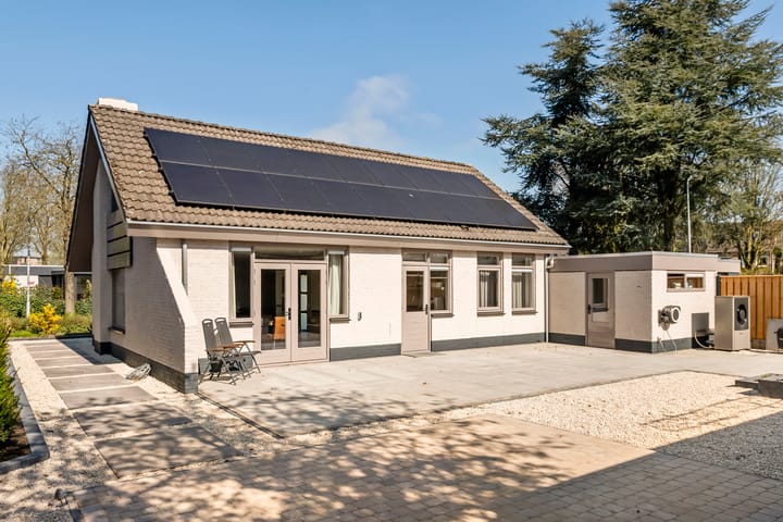 Foto 2 van Dokter Asjeslaan 1