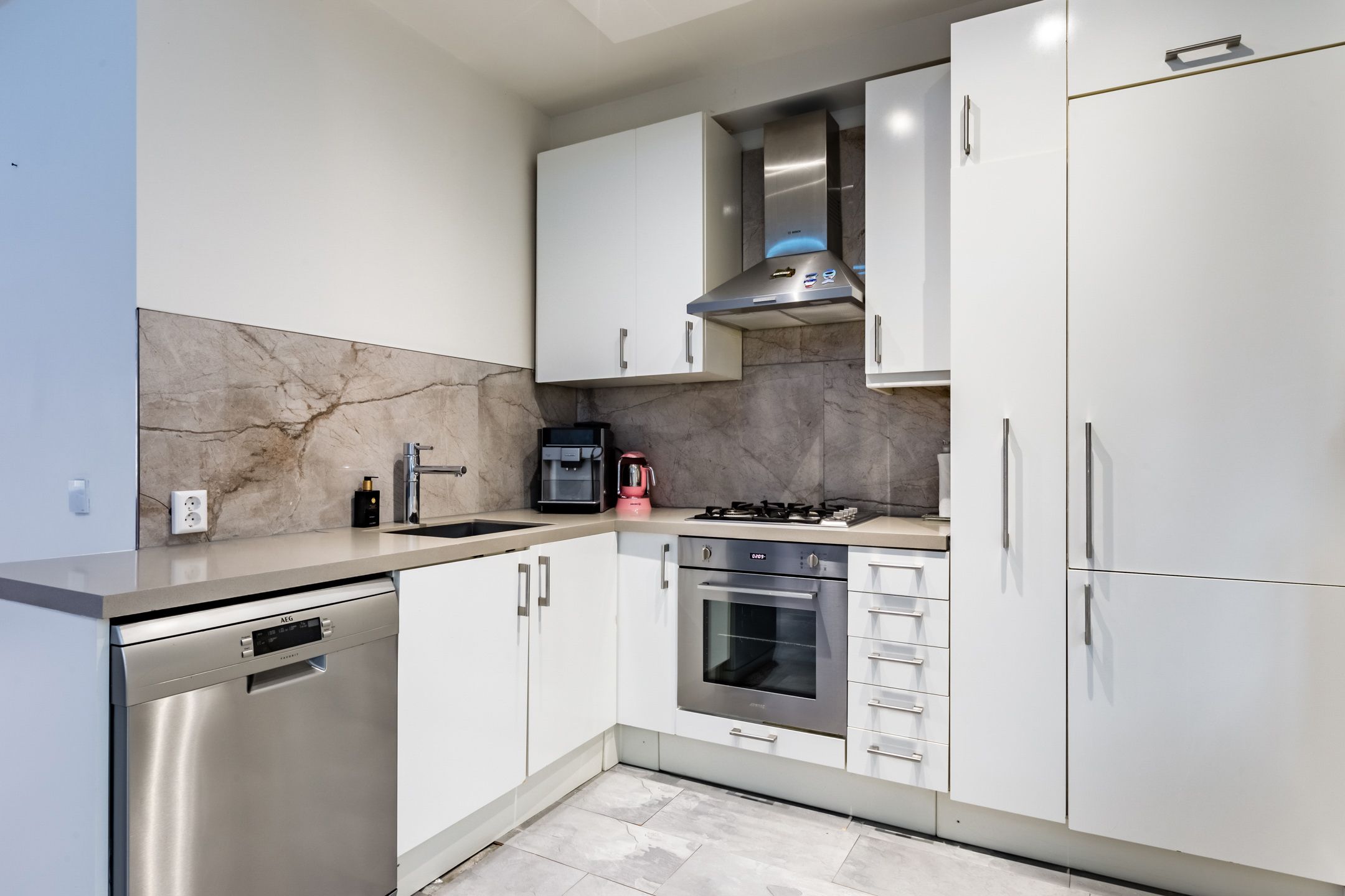 Foto 15 van Veeringstraat 52