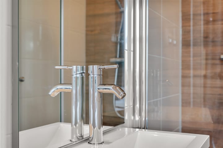 Photo 38 of Linnaeuskade 15-1