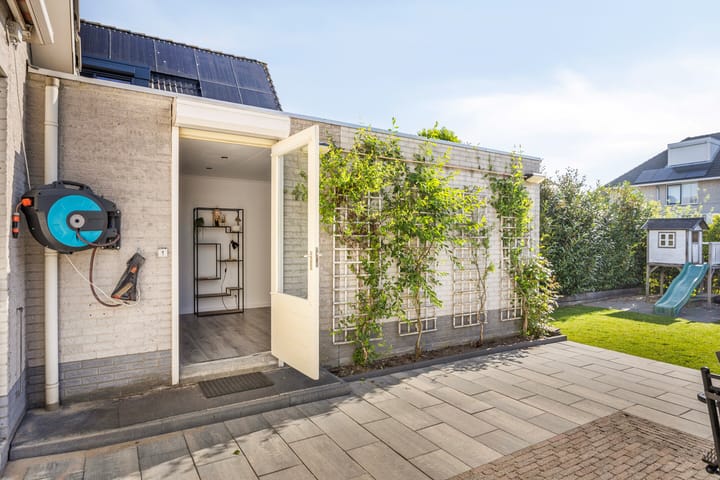 Photo 23 of Prinsenweer 21