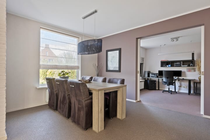 Foto 11 van Heerma van Vossstraat 55