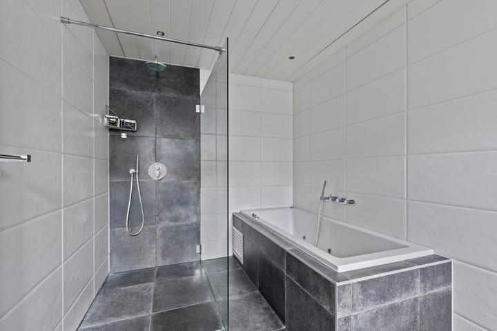 Foto 28 van Heerma van Vossstraat 55