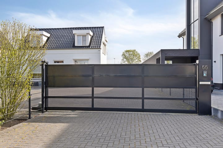 Foto 41 van Heerma van Vossstraat 55