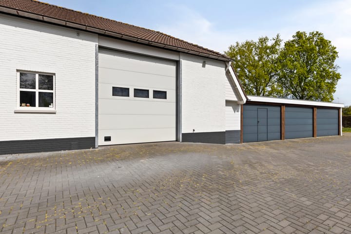 Foto 56 van Heerma van Vossstraat 55