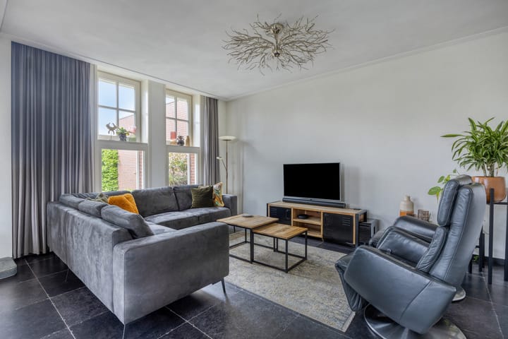 Foto 15 van Molenstraat 28