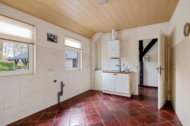 Foto 17 van Weerdingerstraat 68