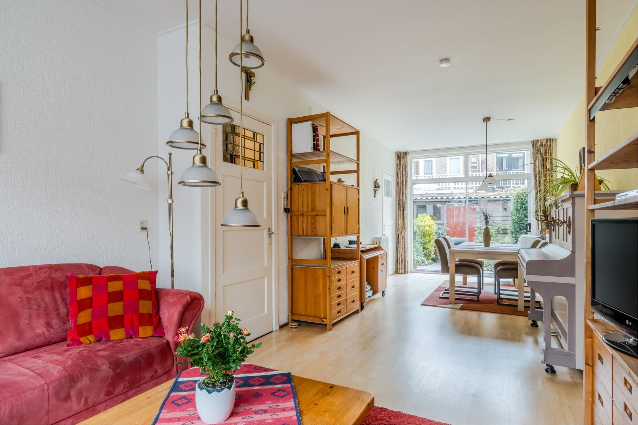 Photo 6 of Byronstraat 9