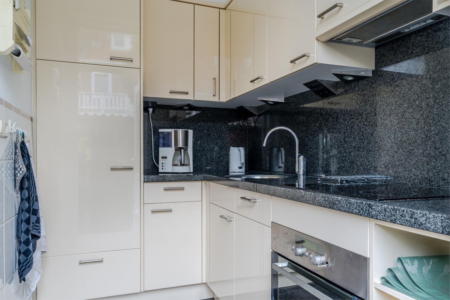 Photo 14 of Byronstraat 9