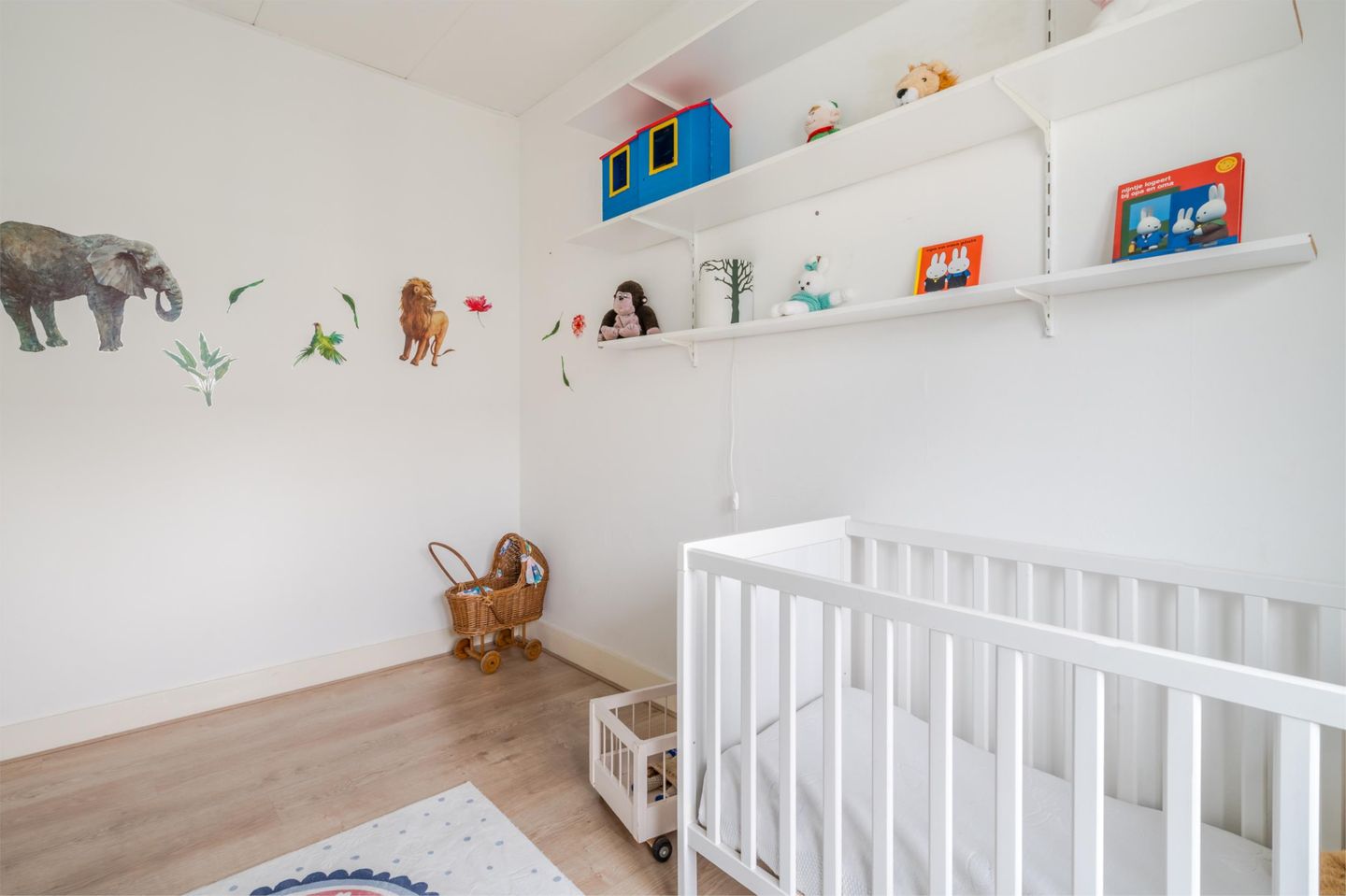 Photo 20 of Byronstraat 9