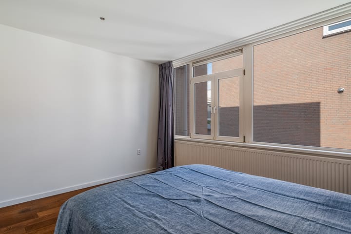 Foto 23 van Vierloper 77