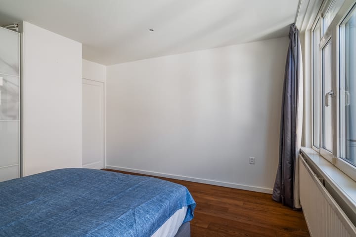 Foto 25 van Vierloper 77