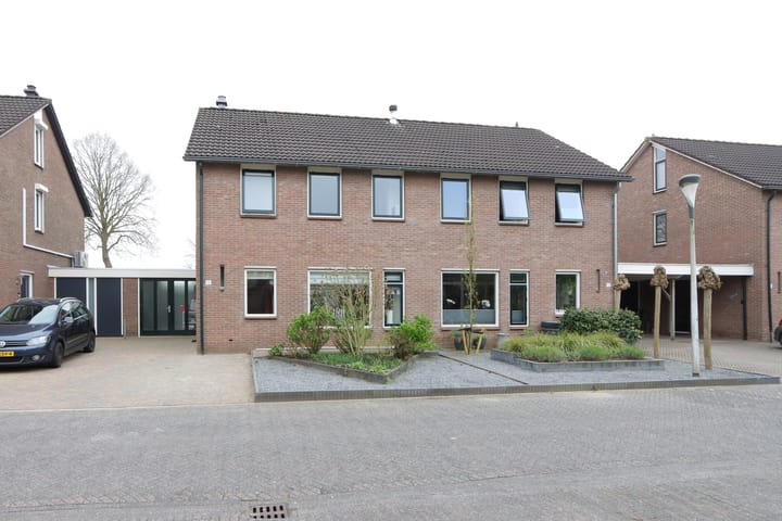 De Trippen 12