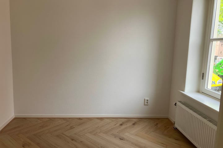 Foto 11 van Monsterstraat 8-A