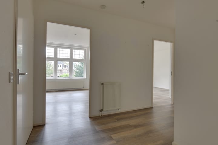 Foto 7 van Kennemerstraatweg 2-S