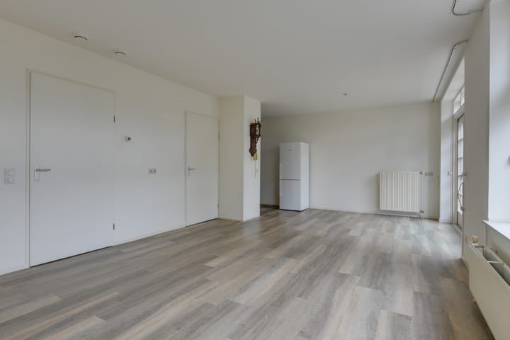 Foto 9 van Kennemerstraatweg 2-S