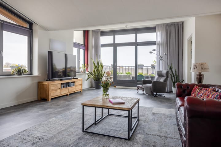 Photo 9 of Keizersmantel 355