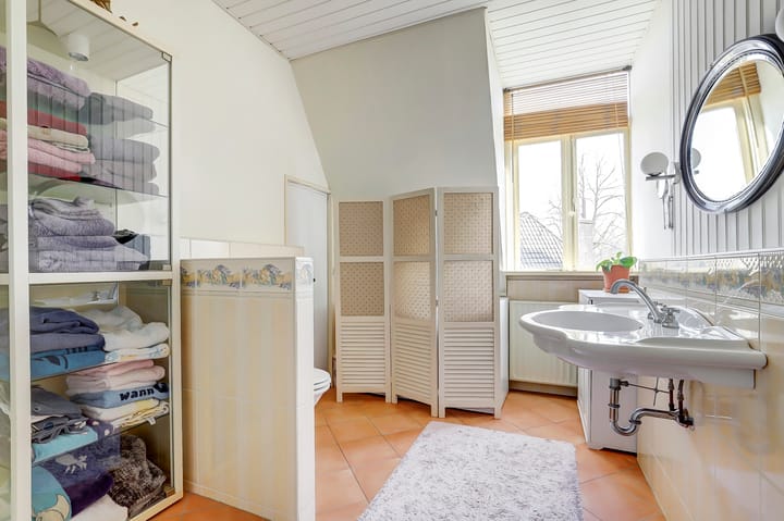 Photo 36 of Emmastraat 34