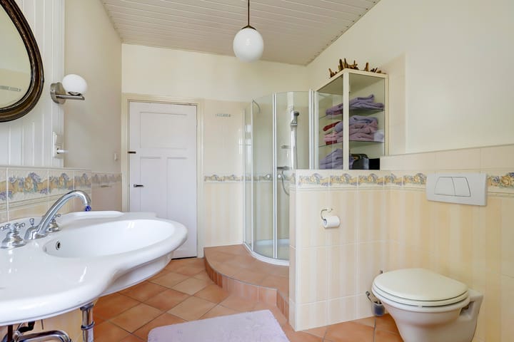 Photo 38 of Emmastraat 34