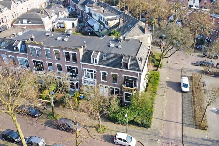 Photo 40 of Emmastraat 34