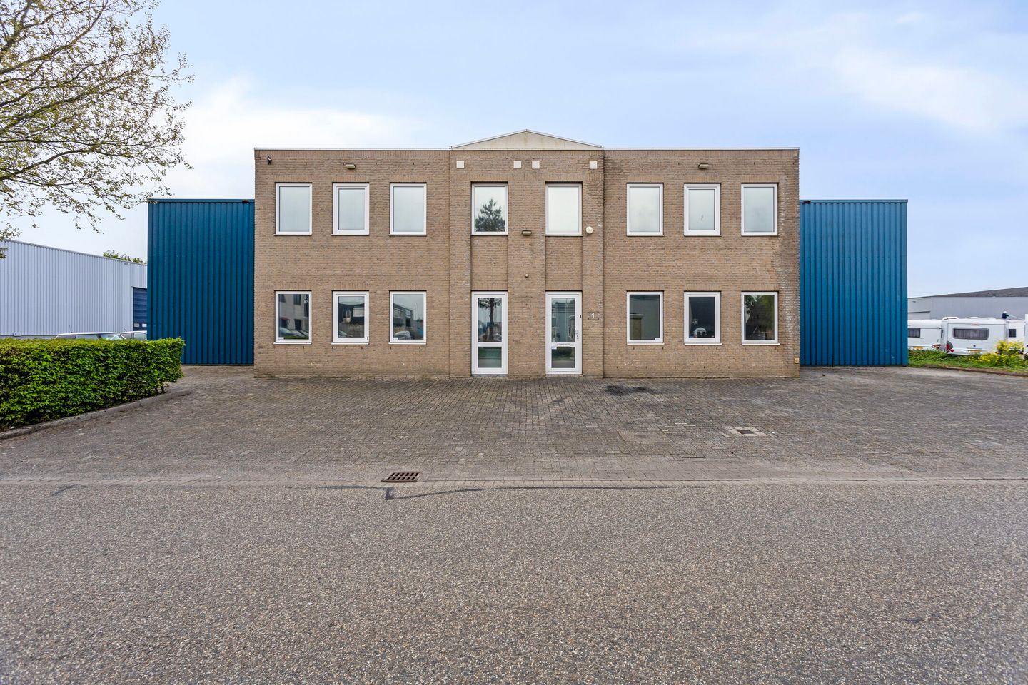 View photo 1 of Nijverheidsweg 1