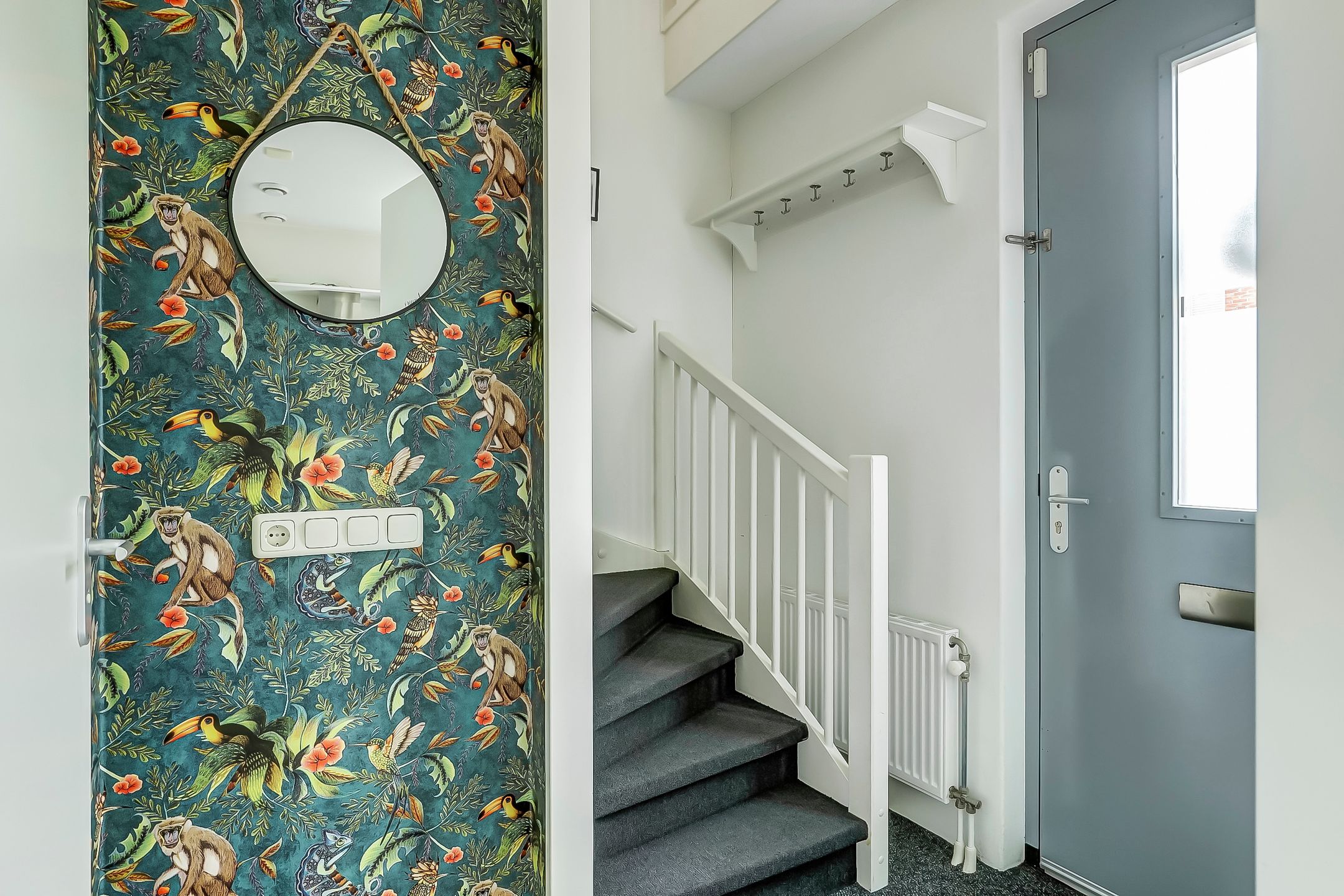 Photo 9 of Nevenspoor 18